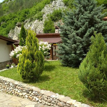 Готель Eco Complex Smilyan Smilyan  Екстер'єр фото