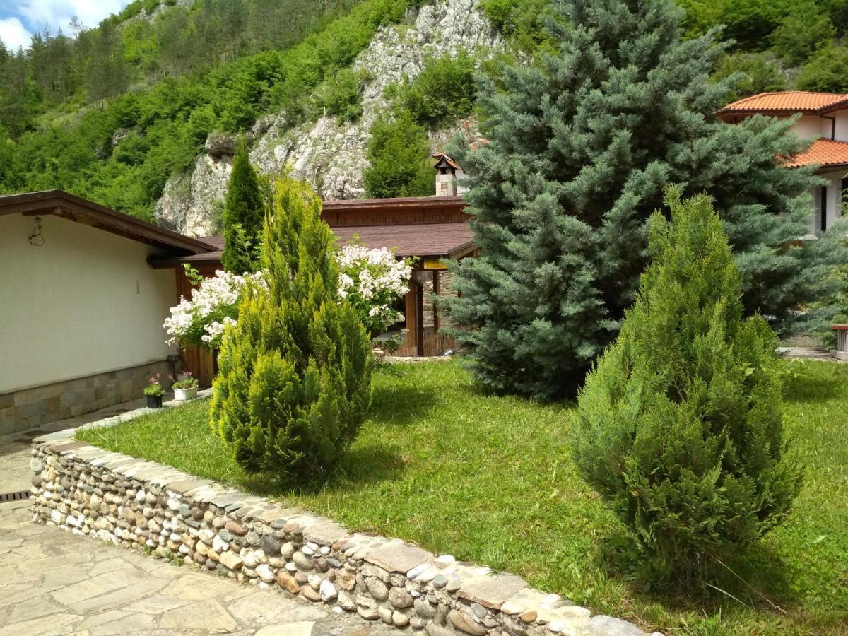 Готель Eco Complex Smilyan Smilyan  Екстер'єр фото