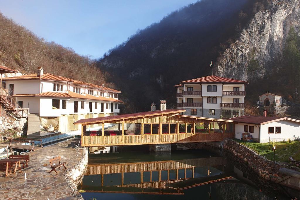 Готель Eco Complex Smilyan Smilyan  Екстер'єр фото